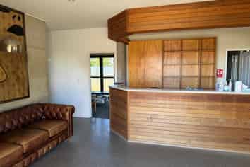 Prime location - Modern offices and parking