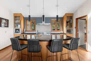 76 Bronte Road East, UPPER MOUTERE