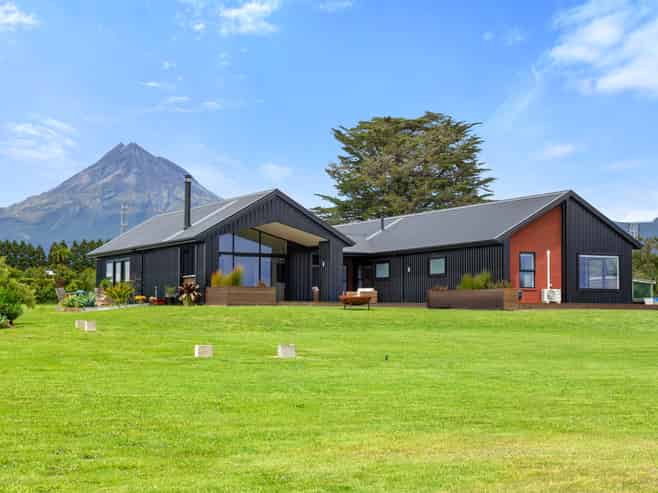 1506 Egmont Road, Egmont Village