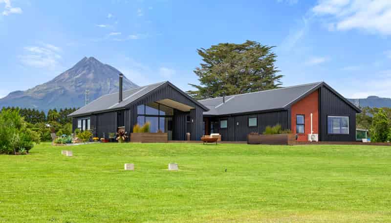 1506 Egmont Road, Egmont Village