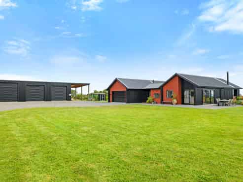 1506 Egmont Road, Egmont Village