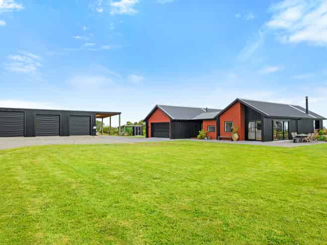 1506 Egmont Road, Egmont Village