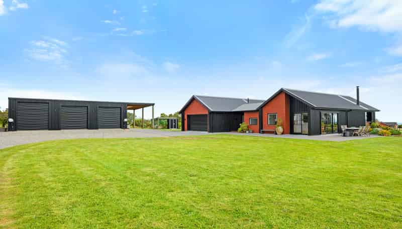 1506 Egmont Road, Egmont Village