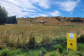 110 Avon Road, Centre Bush