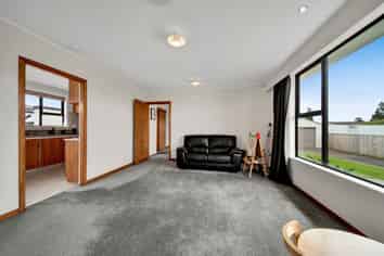 17 Murray Ave, Hawera