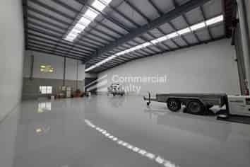 High Stud Wiri 635M² - 8 Car Parks