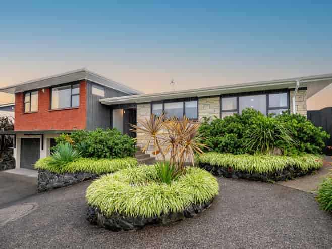 6 Resthill Crescent, Glenview