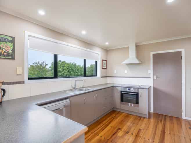 6 Resthill Crescent, Glenview