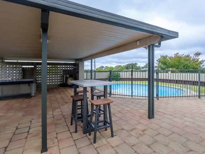 6 Resthill Crescent, Glenview