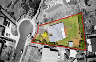 13 Tracey Terrace, Te Atatu South