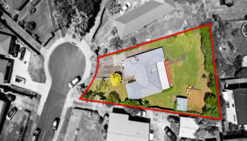 13 Tracey Terrace, Te Atatu South