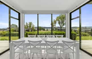 8 Kurapoto Lane, Rainbow Point