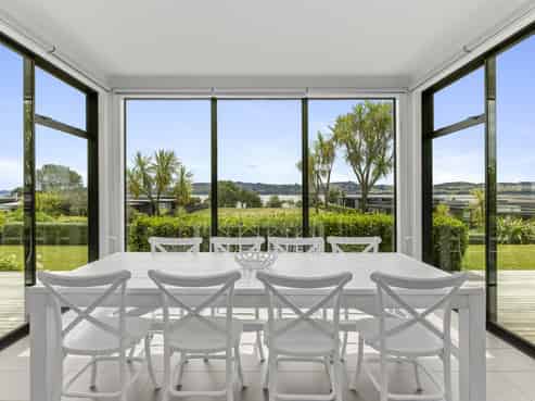 8 Kurapoto Lane, Rainbow Point