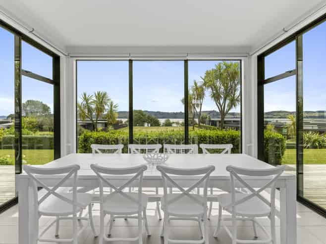 8 Kurapoto Lane, Rainbow Point