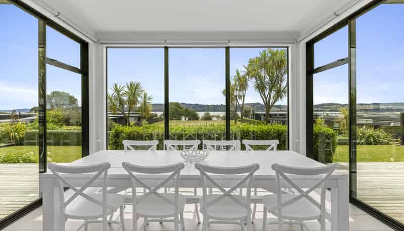 8 Kurapoto Lane, Rainbow Point