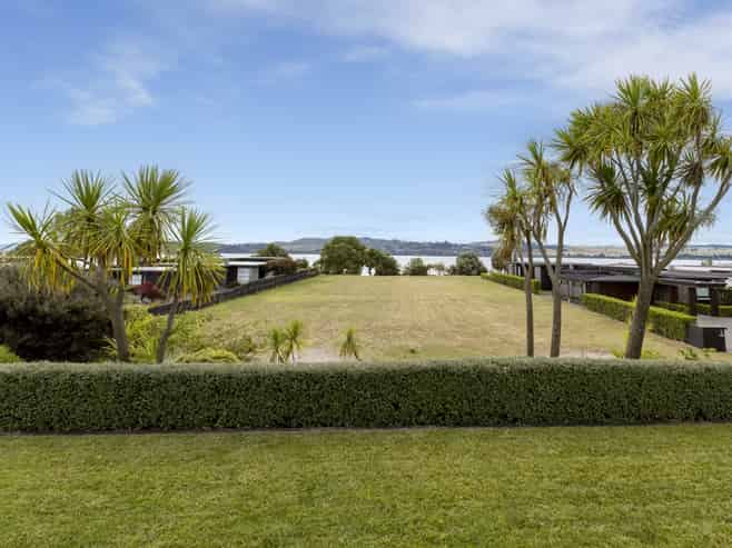 8 Kurapoto Lane, Rainbow Point