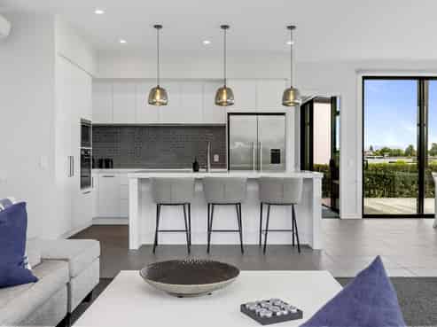 8 Kurapoto Lane, Rainbow Point