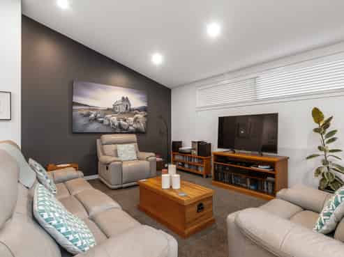 57 St Pauls Drive, Brookfield