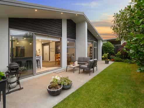 57 St Pauls Drive, Brookfield