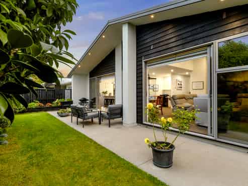 57 St Pauls Drive, Brookfield