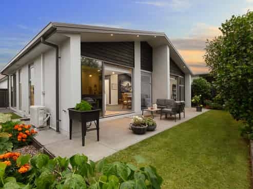 57 St Pauls Drive, Brookfield