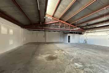 Affordable Warehouse - Functional Storage Solution