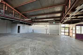 Affordable Warehouse - Functional Storage Solution