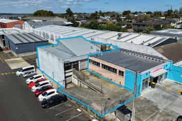 Affordable Warehouse - Functional Storage Solution