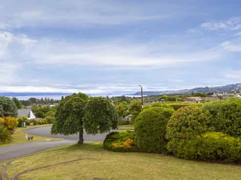 9 Bracken Row, Rangatira Park