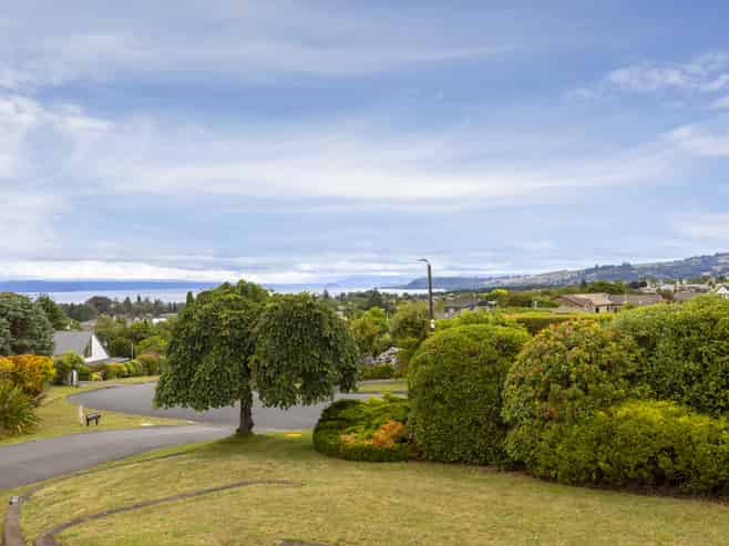 9 Bracken Row, Rangatira Park