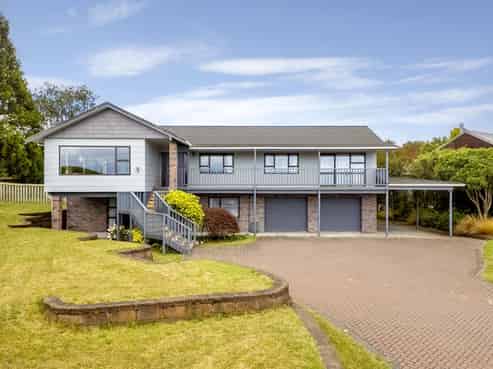 9 Bracken Row, Rangatira Park