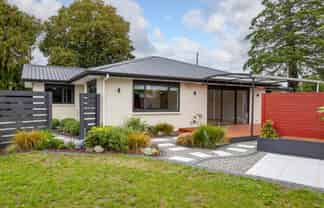 84 High Street, Solway