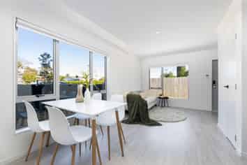 92D Luke Street East, Otahuhu