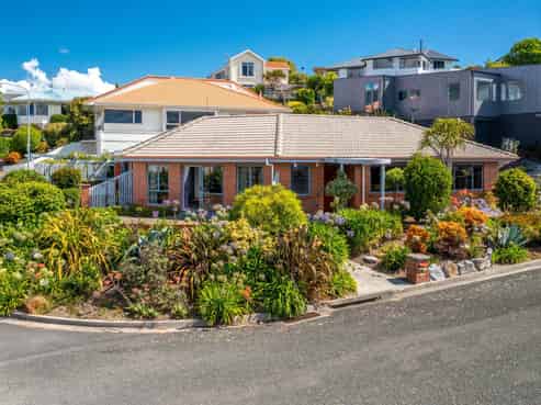 17 Austen Ward Heights, Enner Glynn