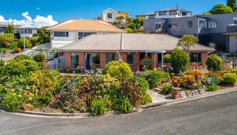 17 Austen Ward Heights, Enner Glynn