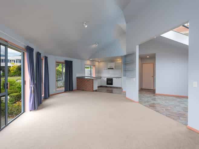 17 Austen Ward Heights, Enner Glynn