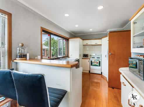 10 Hollinbrigg Place, Manurewa