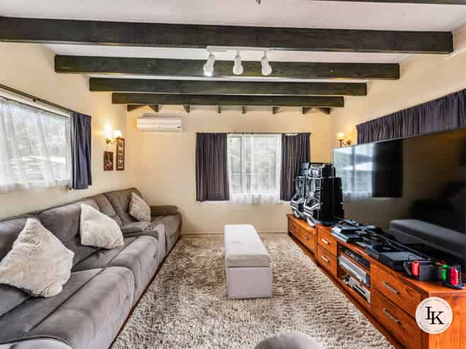 10 Hollinbrigg Place, Manurewa