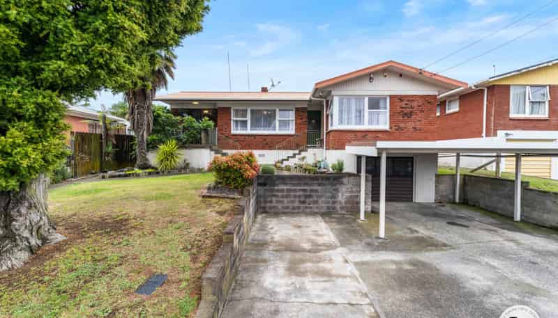 10 Hollinbrigg Place, Manurewa