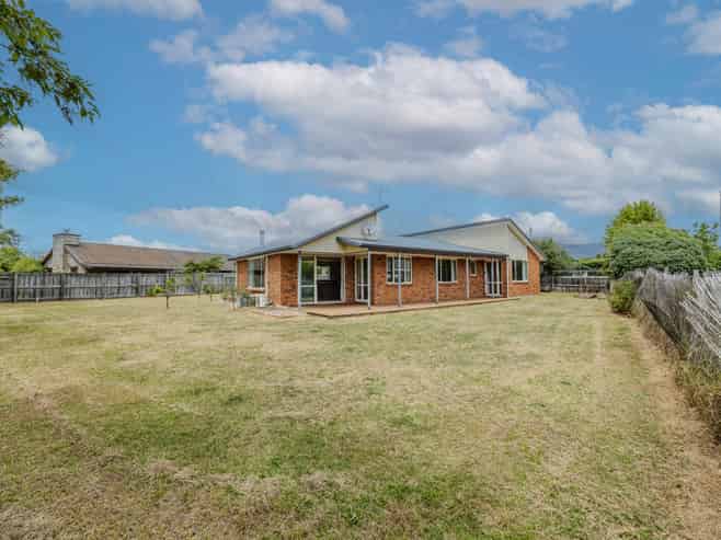 56 Dale Street, Albert Town