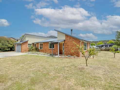 56 Dale Street, Albert Town