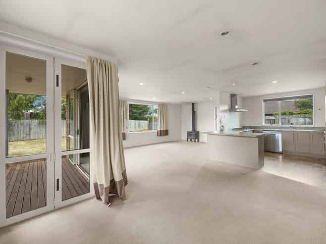 56 Dale Street, Albert Town