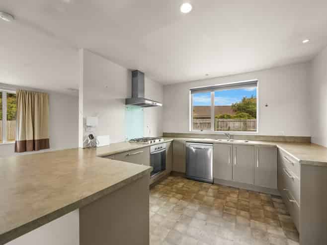 56 Dale Street, Albert Town