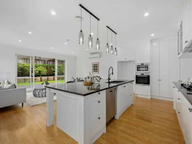 60 Huntington Park Drive, Greenhithe