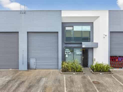 Immaculate office/warehouse – 279sqm