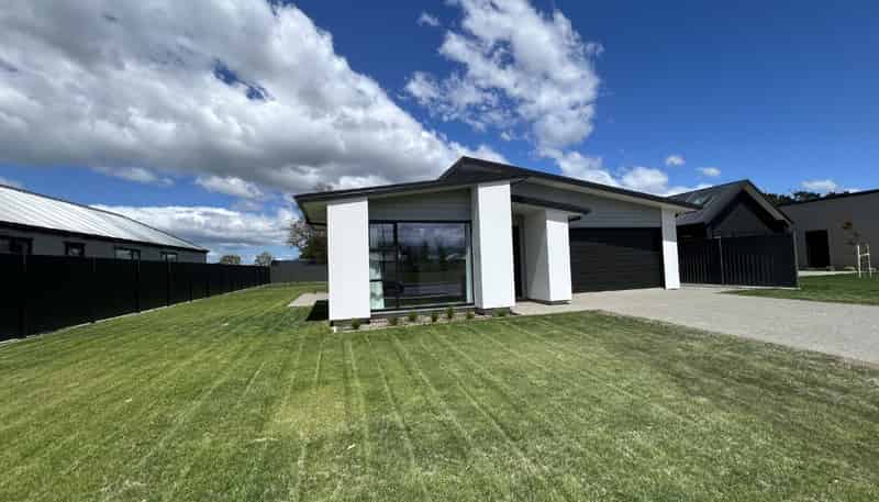 12 Sir Bob Charles Drive, Masterton