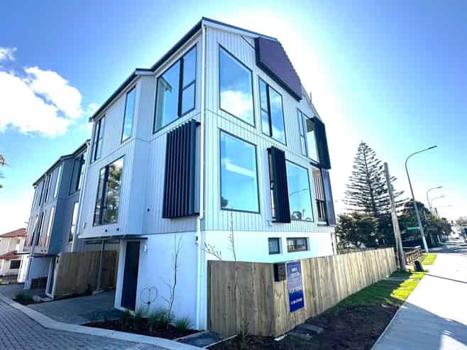 88 Birkenhead Avenue, Birkenhead