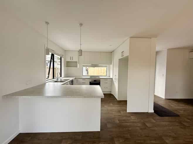 20B Tawa Street, Hilltop