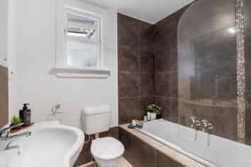 537 Ferguson Street, Terrace End