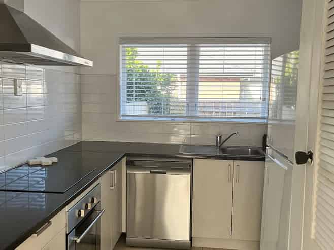 2/11 Browns Avenue, Pakuranga